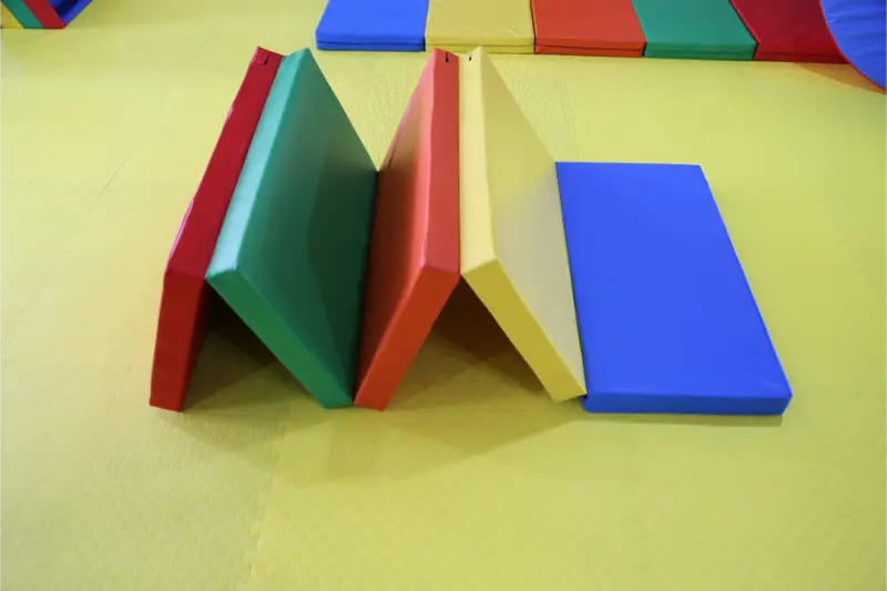 XOT XIN OUTAI approfondit la recherche et le développement de produits, en fournissant des solutions d'équipement souples personnalisées pour les institutions mondiales de sport pour enfants