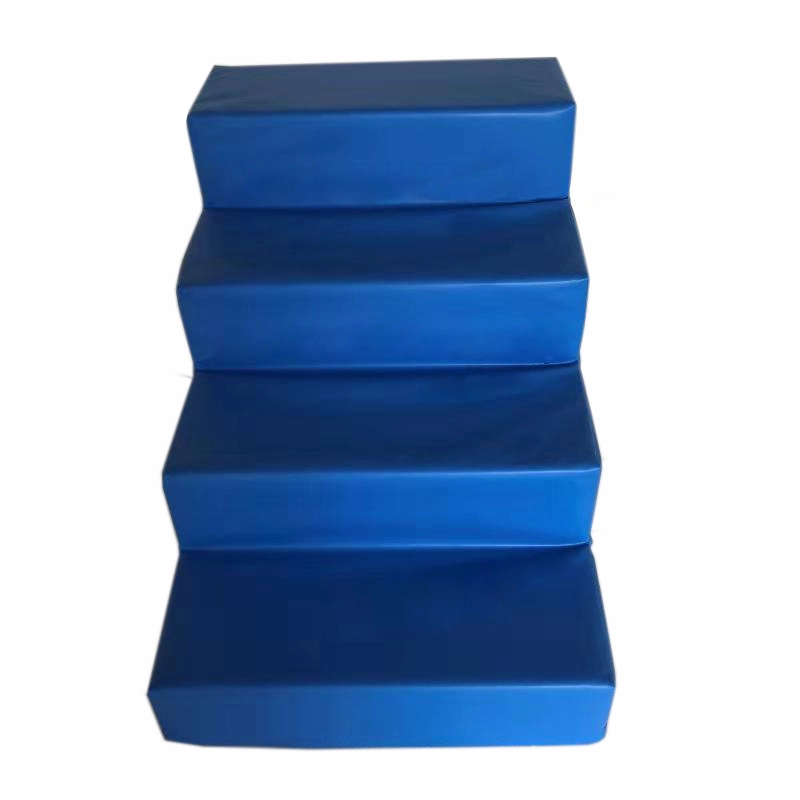 Escalier à quatre marches